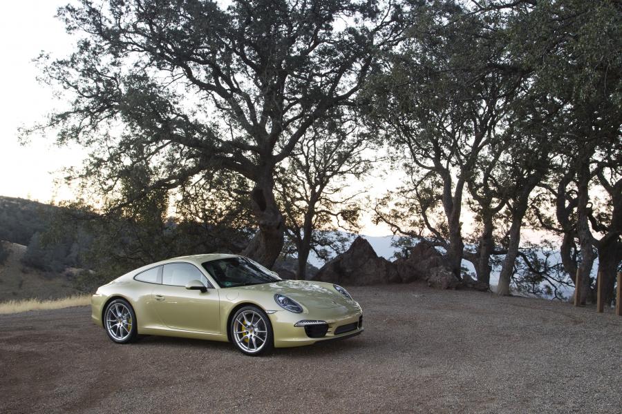  Porsche 911 Carrera S 2012 года  (фото 39 из 155)